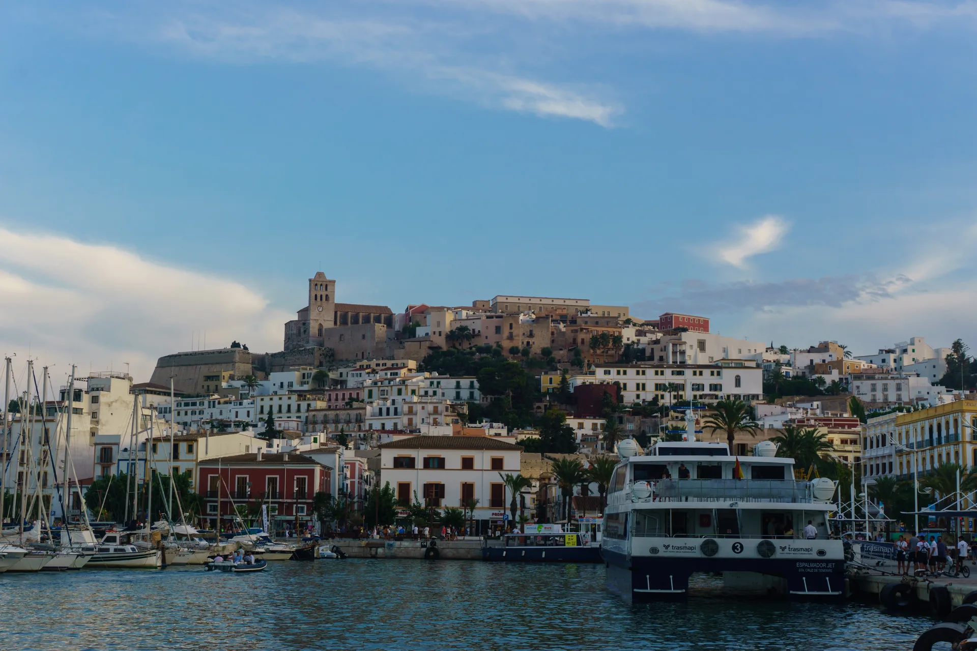 Die aufregende Ibiza Nachtleben: Clubs, Bars und Partys