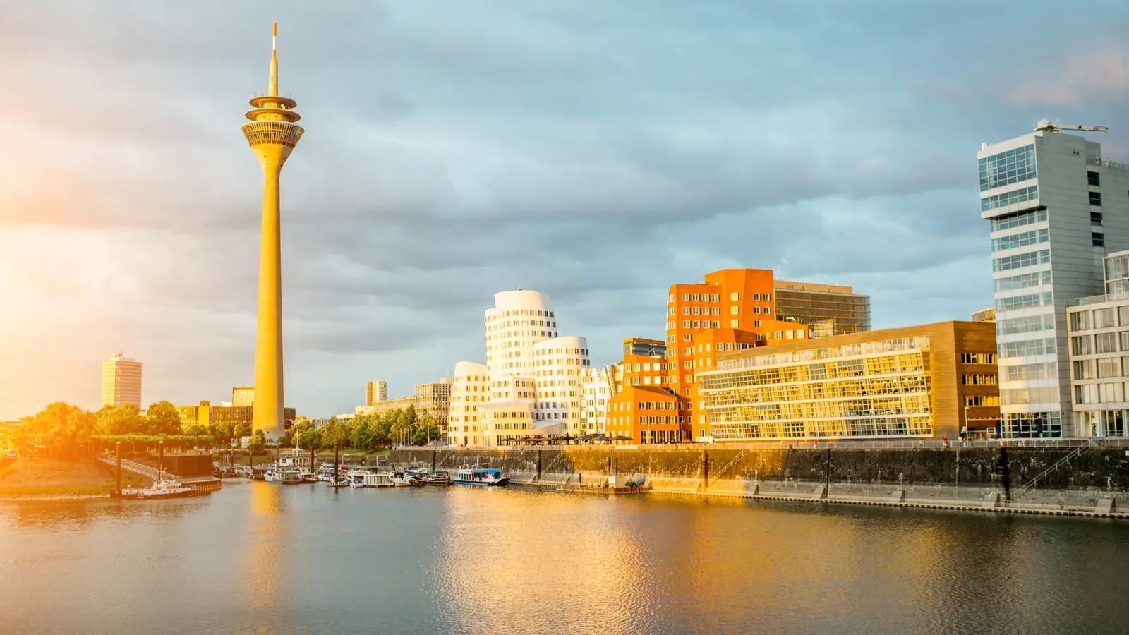 Exklusive Immobilien im Medienhafen: Luxuriös und modern