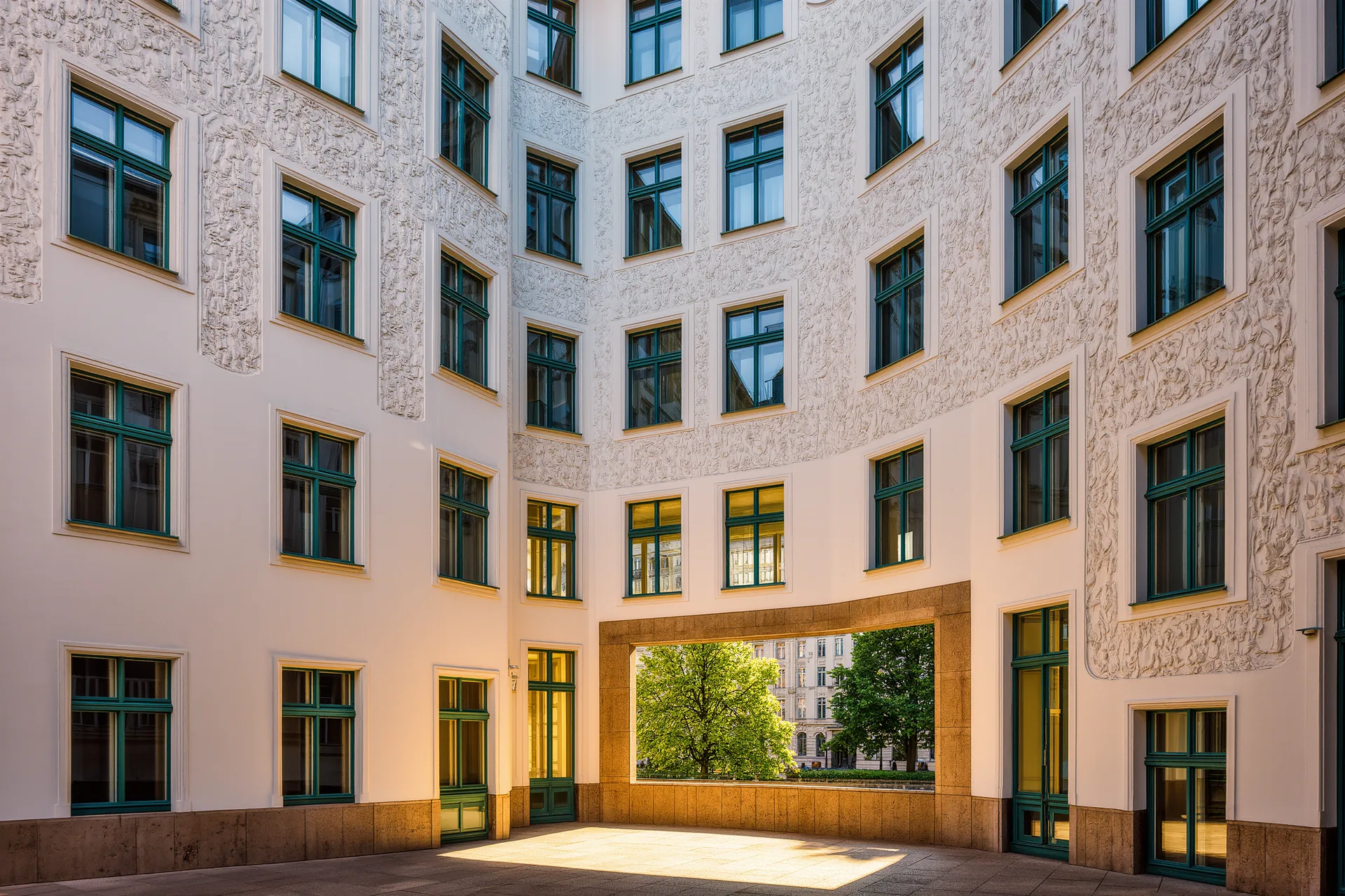 E-Mobilität in Berlin: Ladestationen in Wohnanlagen