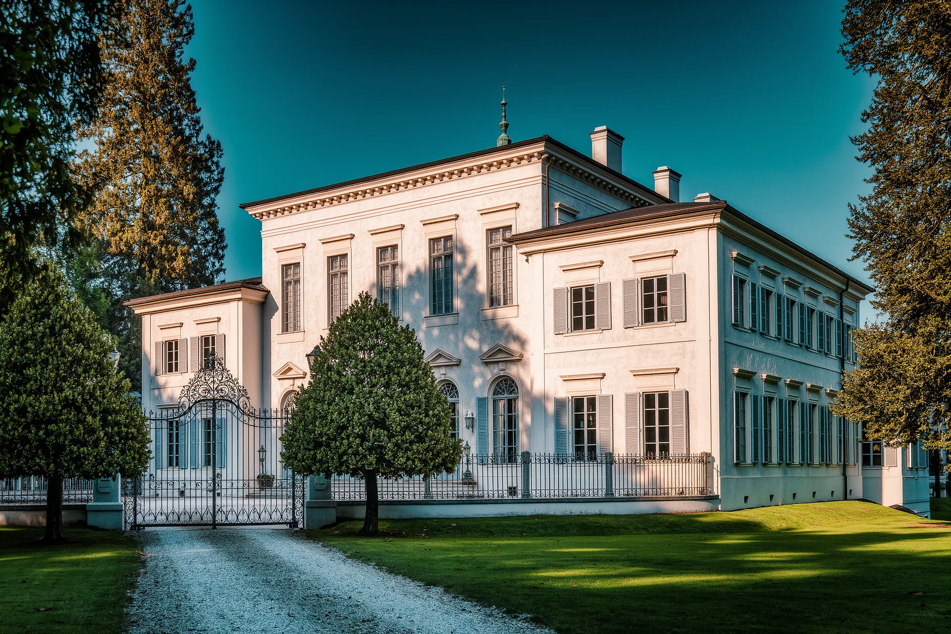 Harlaching: Elegante Villen und unberührte Natur am Isarhochufer