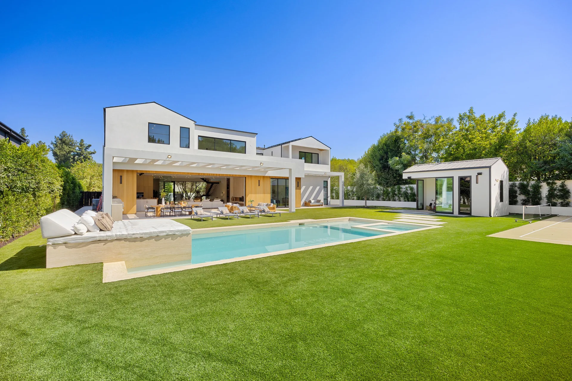 Luxus-Apartments in Ibiza: Moderne Designs treffen auf mediterranen Charme