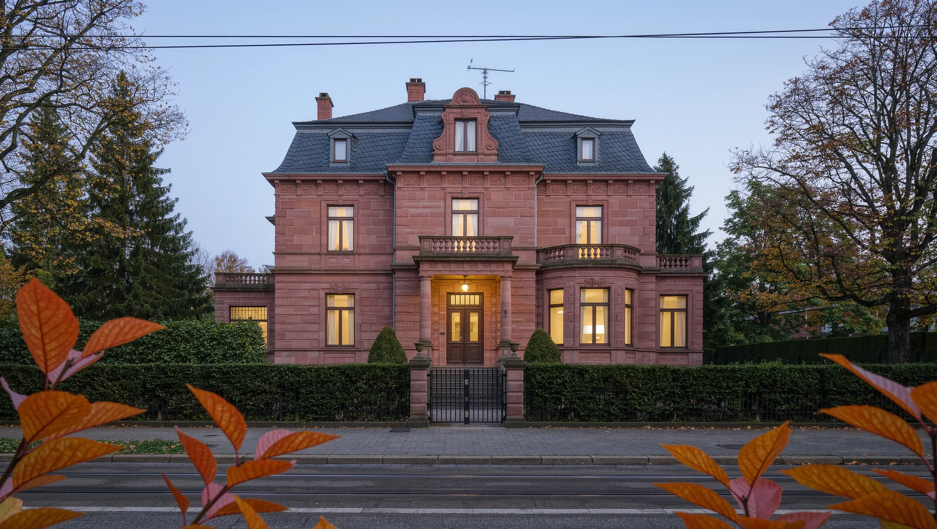 Symbolbild zum Beitrag Investitionstipps für Einsteiger in Düsseldorf — ESTAiX